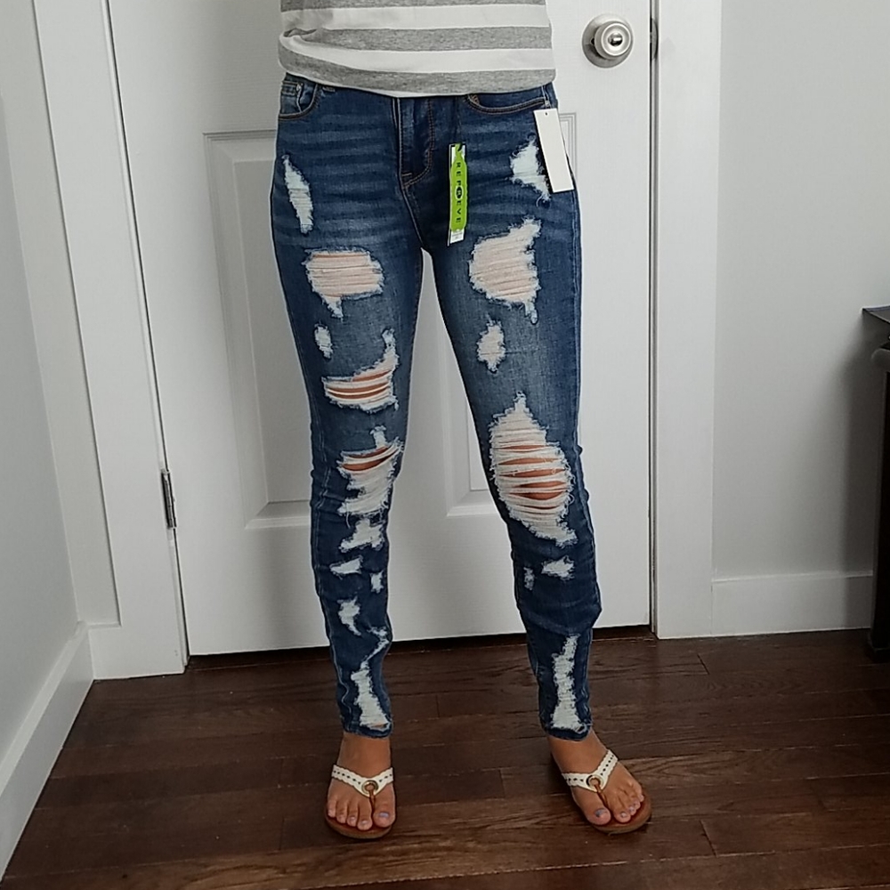 *SALE!* Skinny distressed high rise jeans